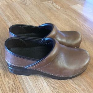 Dansko Professional Women’s Clog size 37 tan/brown